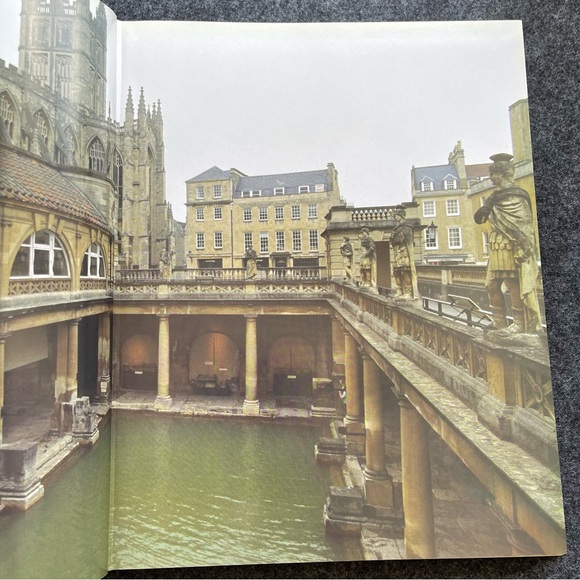 Ancient Rome from Republic to Empire hard bound cover coffee table book - Picture 2 of 9